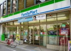 コンビニ　ファミリーマート 千歳船橋駅南店（コンビニ）まで966m
