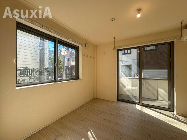 居室・リビング　別タイプのお部屋の写真です