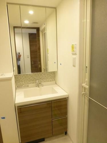 洗面設備　※別部屋の参考写真です。