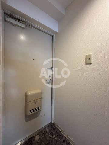 玄関　アルデール江坂　玄関
