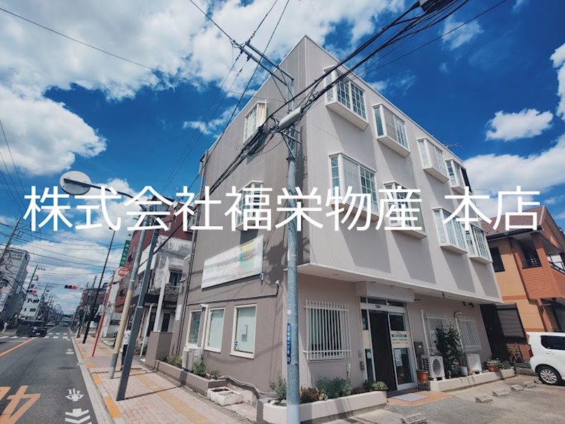 建物外観　3階建てマンション