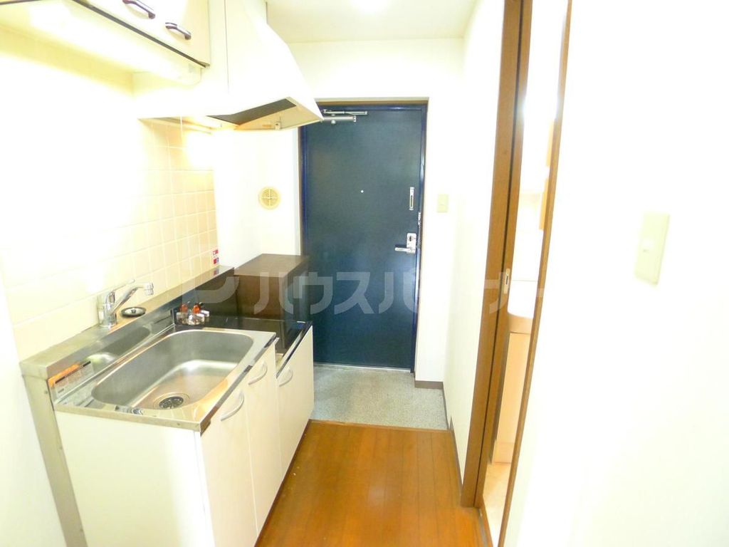 玄関　※別号室参考写真※