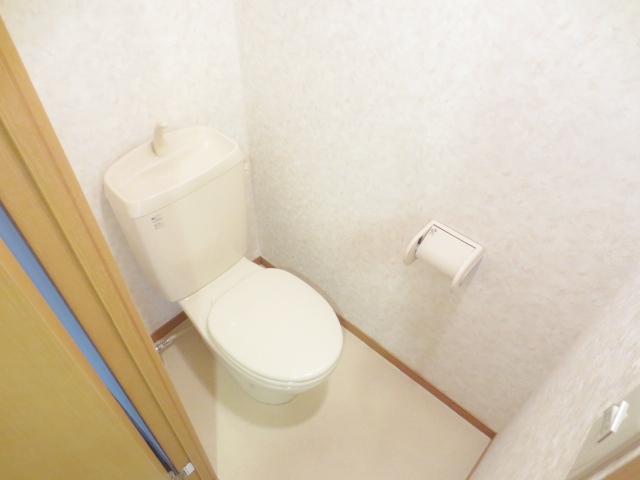 トイレ　別号室の参考写真です。