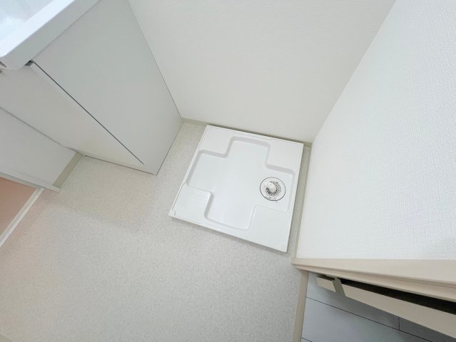 その他設備　嬉しい室内洗濯機置場。これで洗濯機も長持ちしますね。