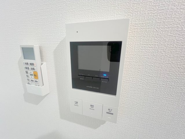 セキュリティ　TVモニターホンで来客が誰か確認してから開けて下さいね