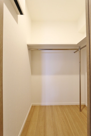 収納　奥行きたっぷりの収納です。たくさん入りますよ