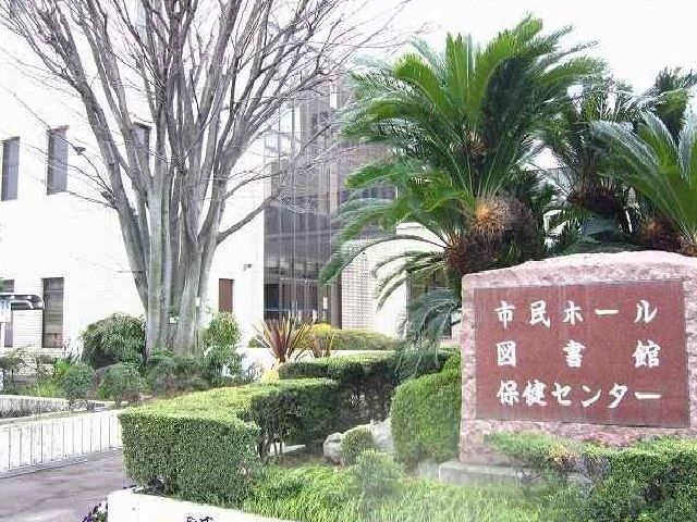 図書館　弥冨図書館（図書館）まで500m