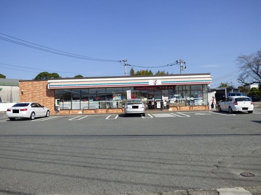 コンビニ　セブン－イレブン　熊本小山店（コンビニ）まで712m