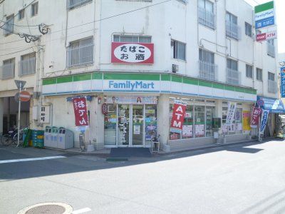 コンビニ　ファミリーマート（コンビニ）まで240m