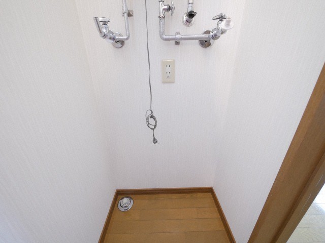 洗面設備　洗濯機置き場です♪