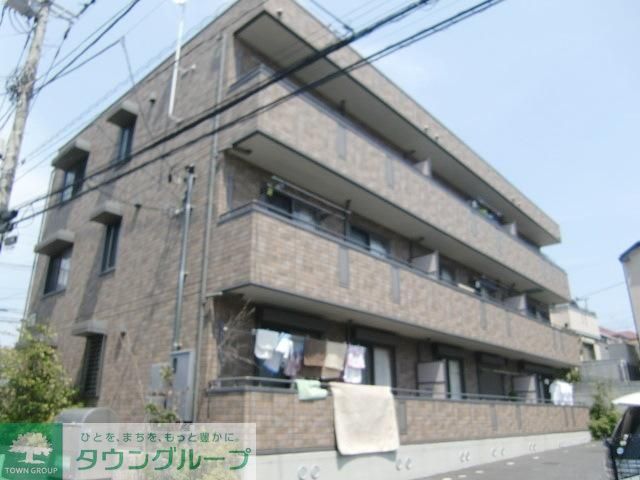 建物外観　バス通り沿いに立地のオートロックアパートです
