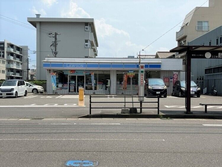 コンビニ　ローソン鹿児島薬師1丁目店（コンビニ）まで599m