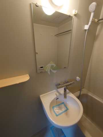 洗面設備　別部屋の参考写真です