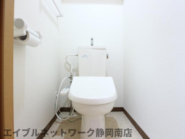 トイレ　落ち着いたトイレです