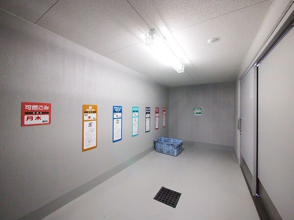 その他　敷地内ごみ置き場