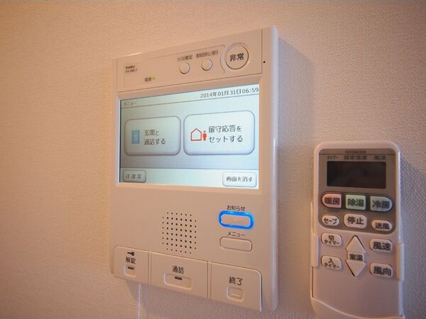 セキュリティ　モニター付きインターホン