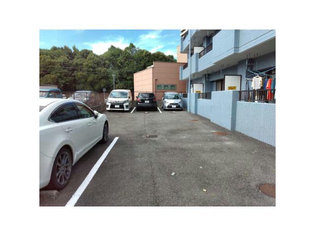 駐車場　駐車場