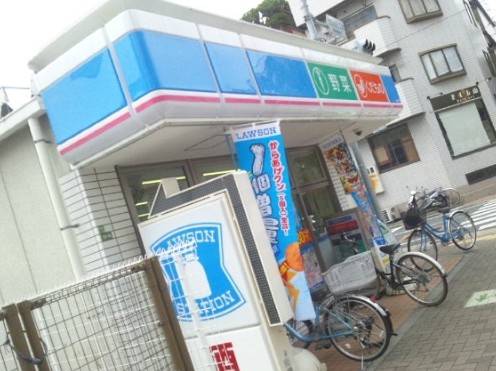 コンビニ　ローソン世田谷駅北店（コンビニ）まで392m