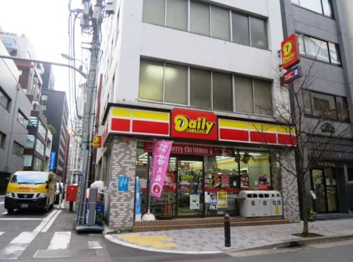 コンビニ　デイリーヤマザキ日本橋室町1丁目店（コンビニ）まで183m