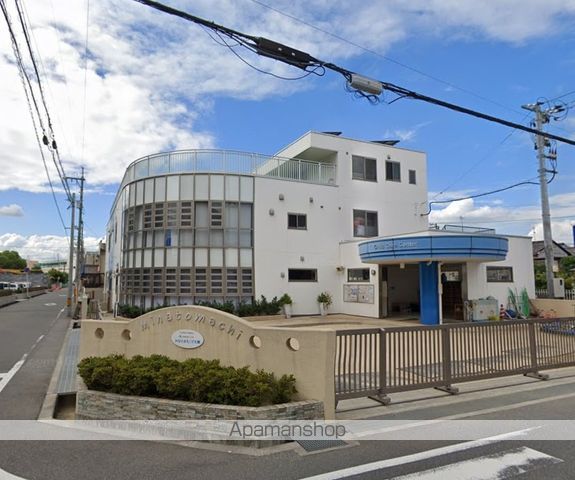 幼稚園・保育園　港町保育所（幼稚園・保育園）まで676m