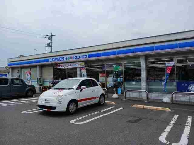 コンビニ　ローソンスリーエフ（コンビニ）まで90m