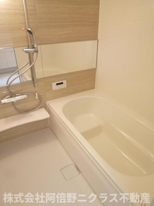 バス・シャワールーム　内装は別部屋の参考写真です。