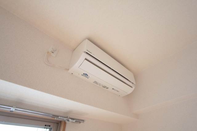 その他設備　お客様も綺麗な冷暖房で快適に過ごせます。