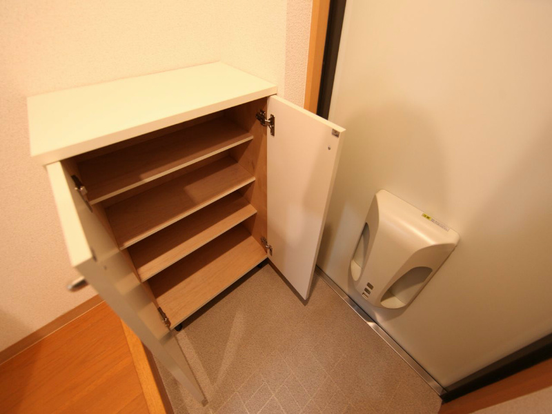 玄関　玄関　シューズボックス付
