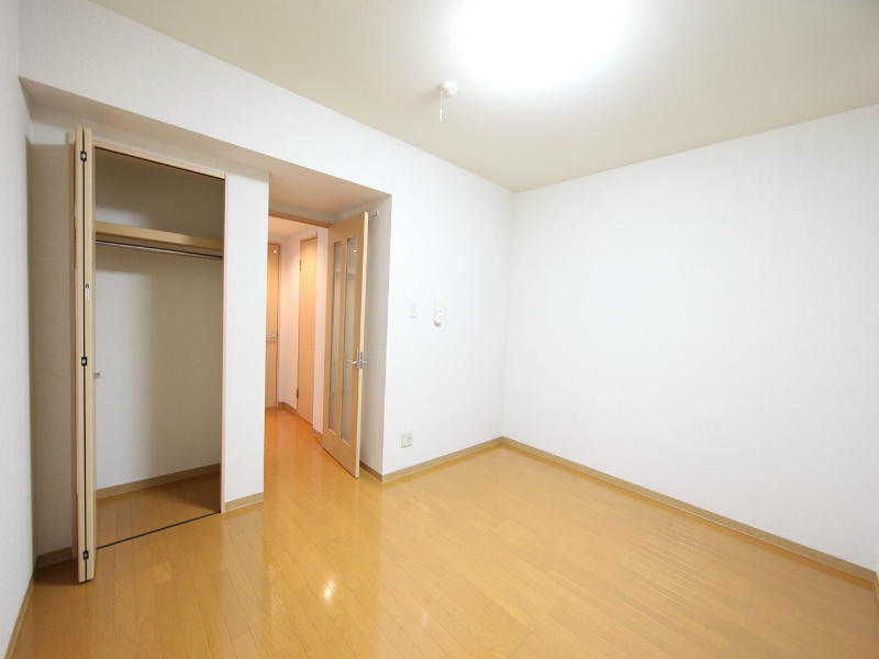 居室・リビング　洋室7.5帖　クローゼット付（収納充実してます）