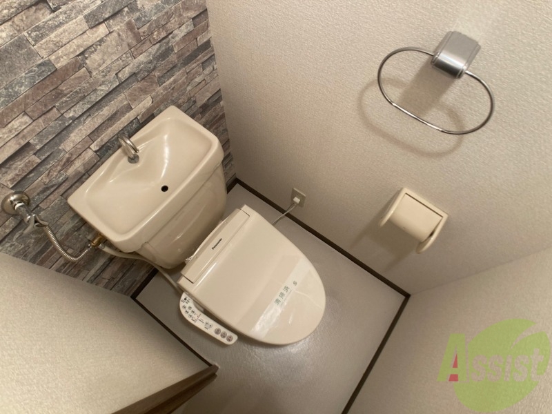 トイレ　ウォシュレット機能がついたトイレ。安心して使用できますね。