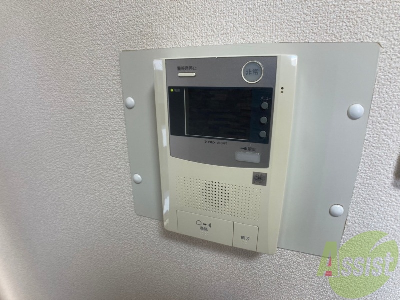 セキュリティ　ＴＶモニター付インターホンです。来客者の顔が見えるので安心！
