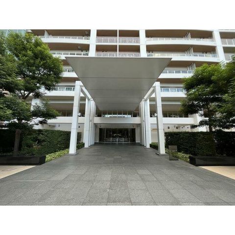 エントランス　建物の内部です