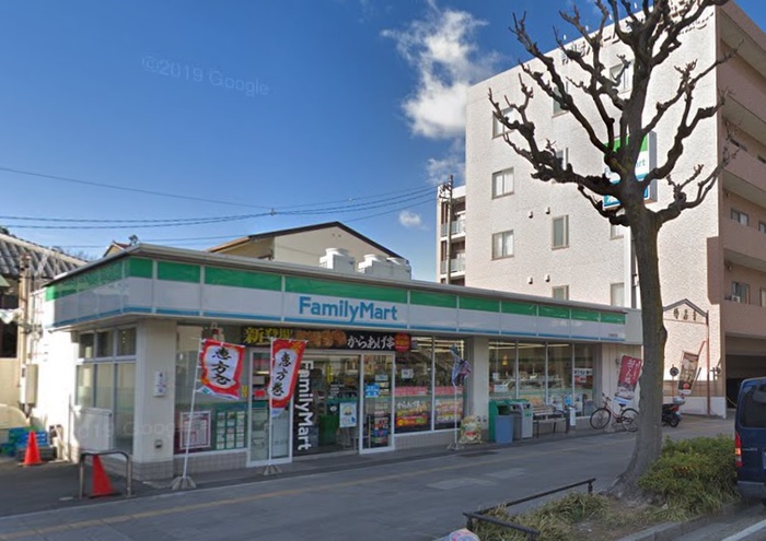 コンビニ　ファミリーマート（コンビニ）まで252m