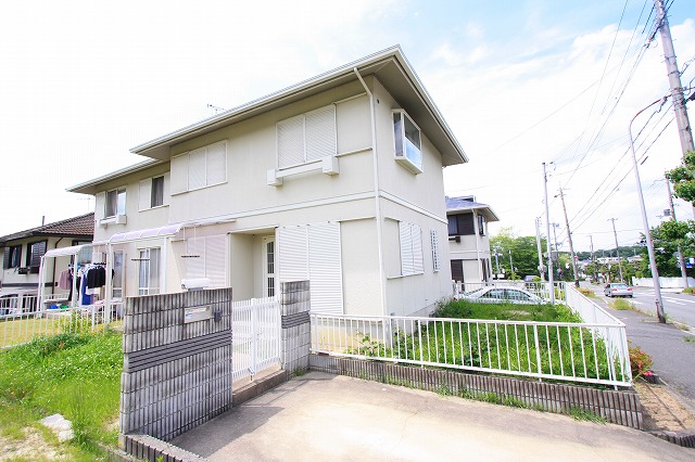建物外観　落ち着いた雰囲気の外観です