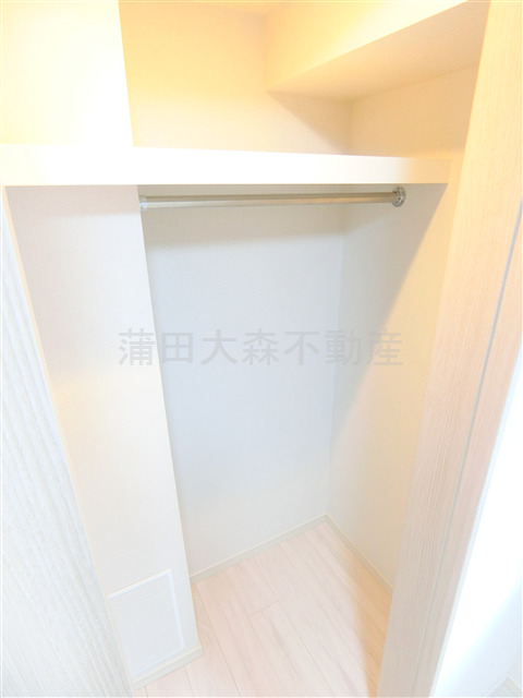 収納　玄関側洋室6帖　収納　　ウォークインクローゼット