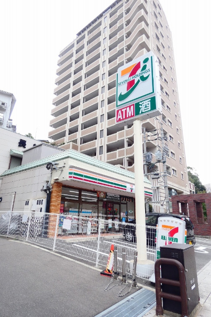 コンビニ　セブンイレブン長崎梅香崎町店（コンビニ）まで547m