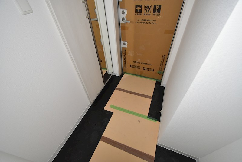 玄関　建築中