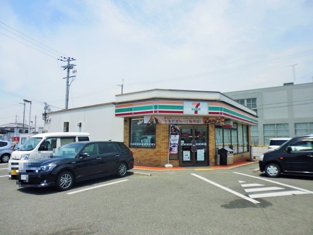 コンビニ　セブンイレブン稲美国岡店（コンビニ）まで387m