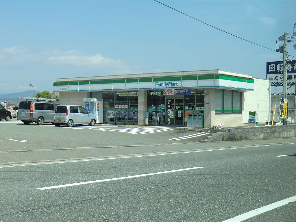 コンビニ　ファミリーマート太宰府向佐野店（コンビニ）まで153m