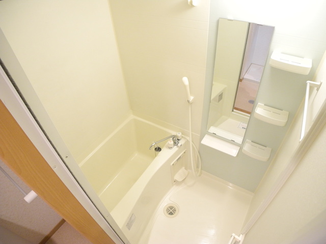 バス・シャワールーム　※別部屋の写真となります