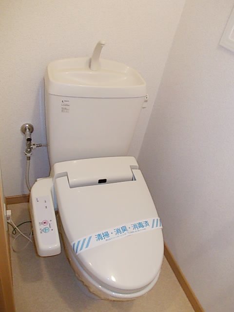 トイレ　※別部屋の写真となります