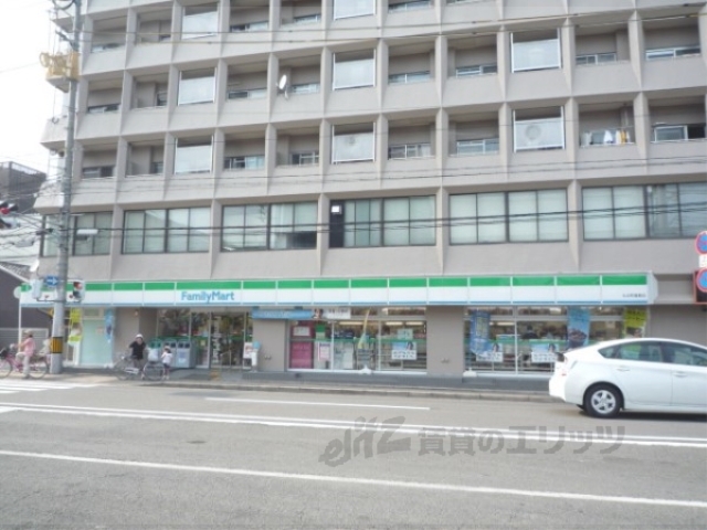 コンビニ　ファミリーマート丸太町猪熊店（コンビニ）まで480m