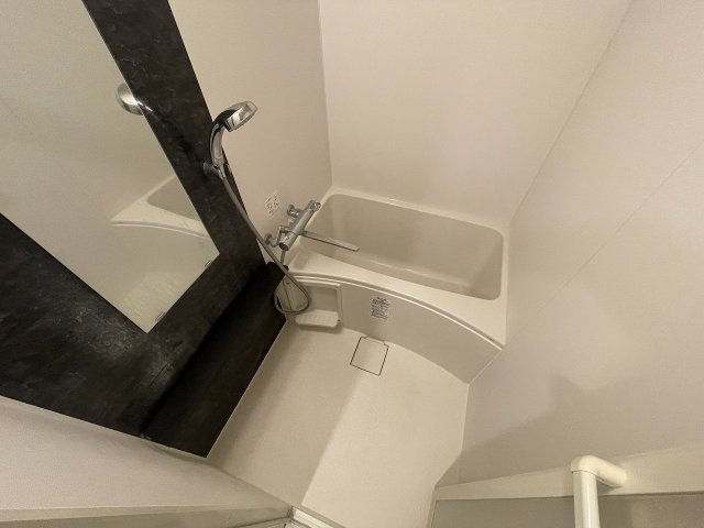 バス・シャワールーム　落ち着いた空間のお風呂です