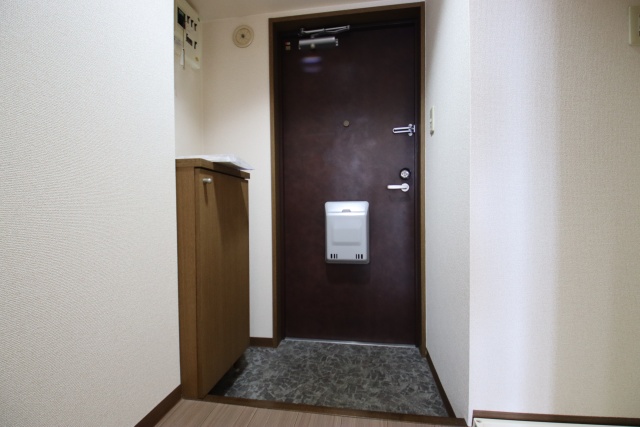 玄関　※別号室の参考写真です