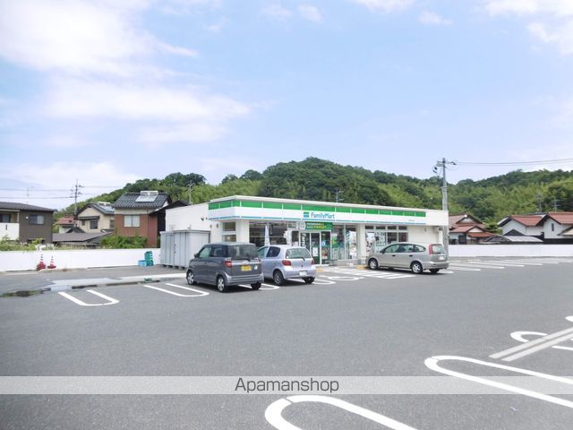 コンビニ　ファミリーマート安来黒井田店（コンビニ）まで950m