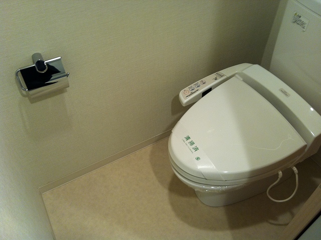 トイレ　ウォシュレット付