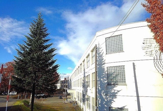 中学校　大曲中学校（中学校）まで1700m
