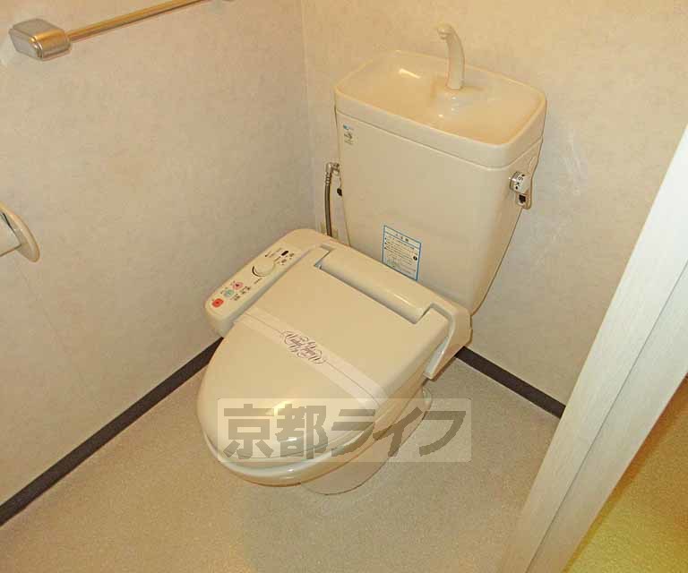 トイレ　ウォシュレット付き・