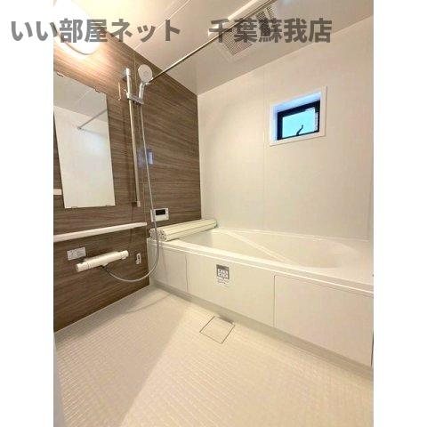 バス・シャワールーム　コンパクトで使いやすいお風呂です