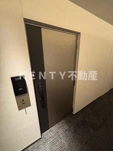 玄関　収納もある玄関です